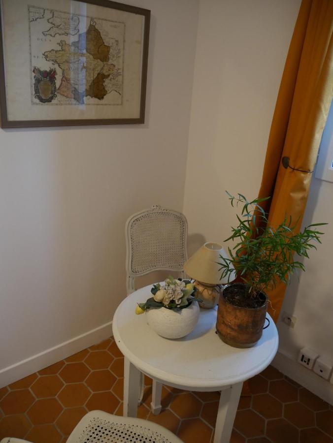 Bed and Breakfast Le Champ De L'Eau Crecy-la-Chapelle Esterno foto
